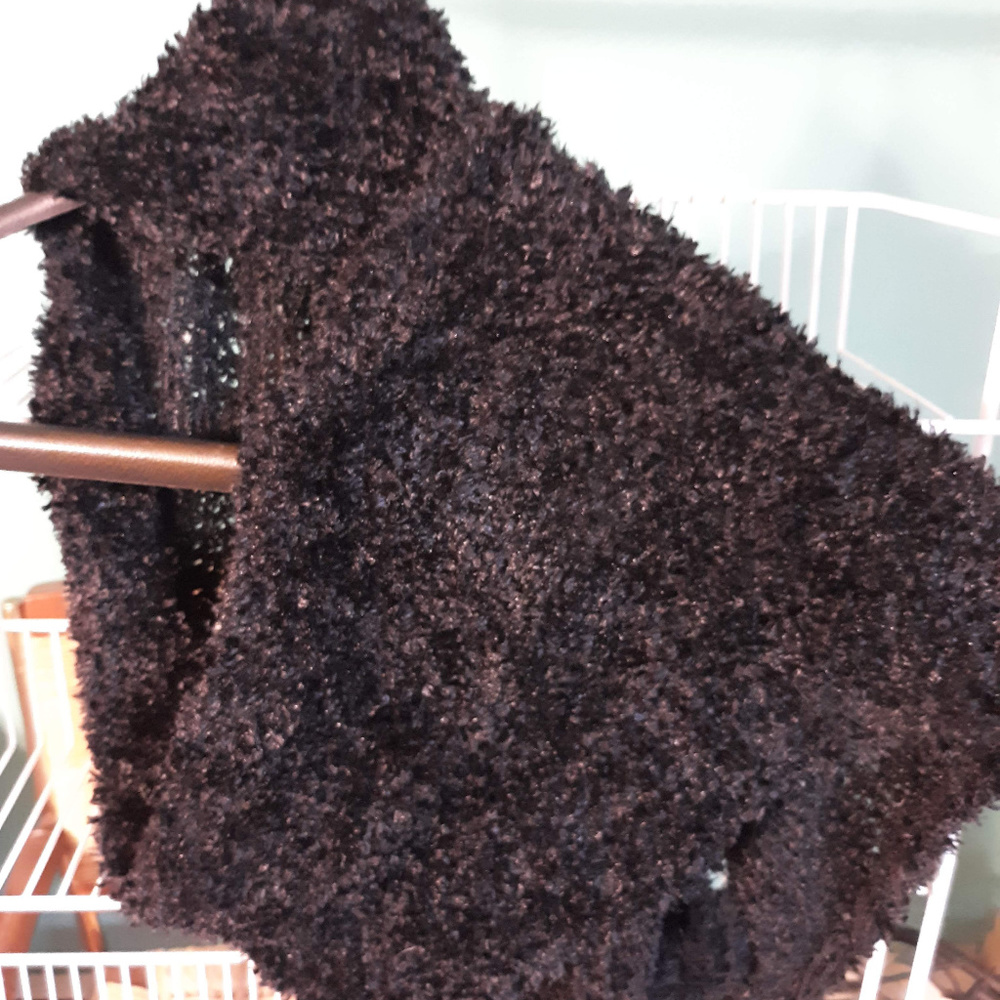 Chenille Scarf w Pom Poms